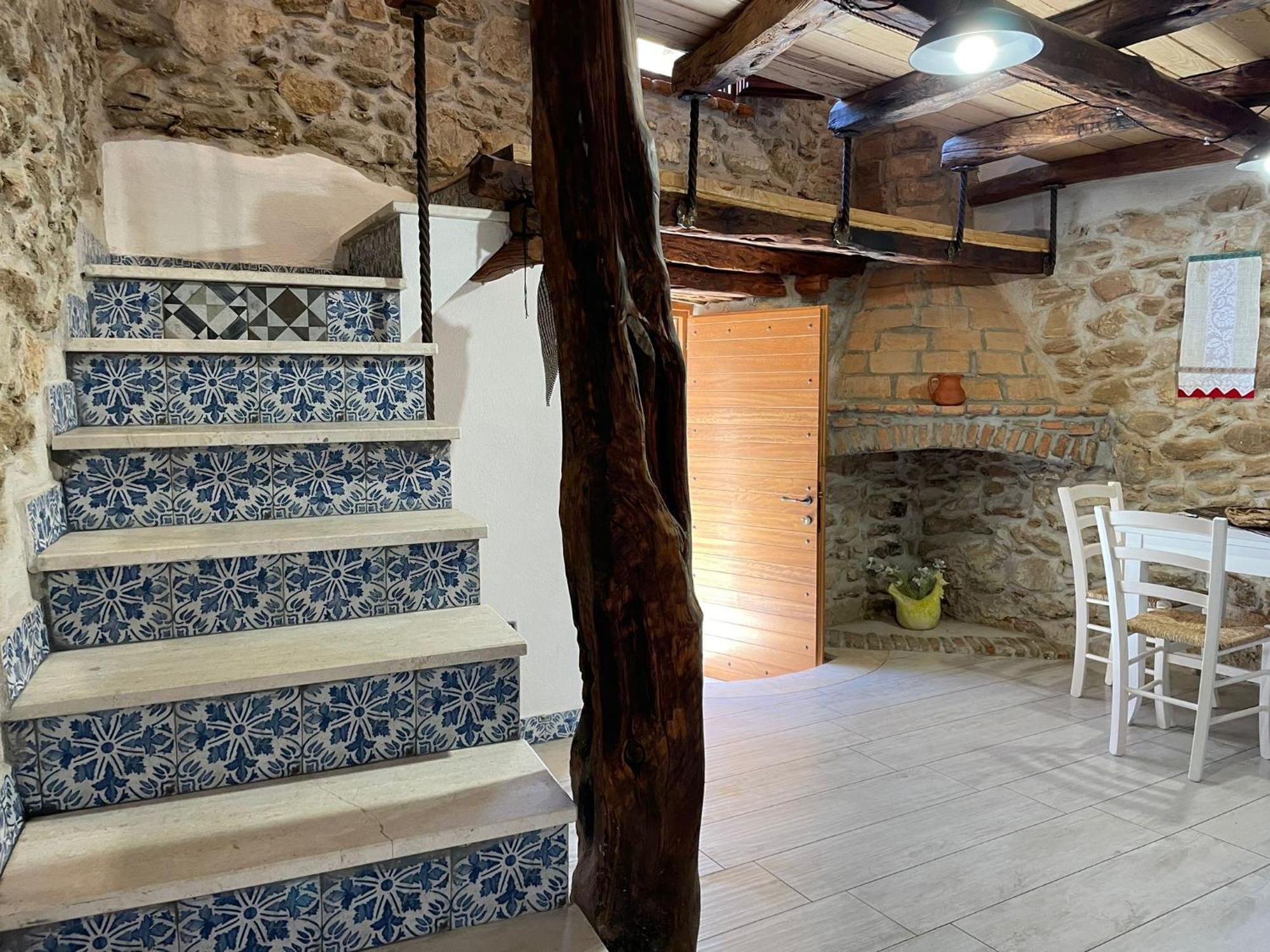 Apartment Antica Dimora Fora E' Muros Ammentos